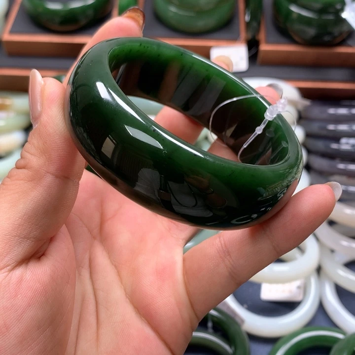 【闪购商品】未镶嵌手镯和田玉（碧玉）