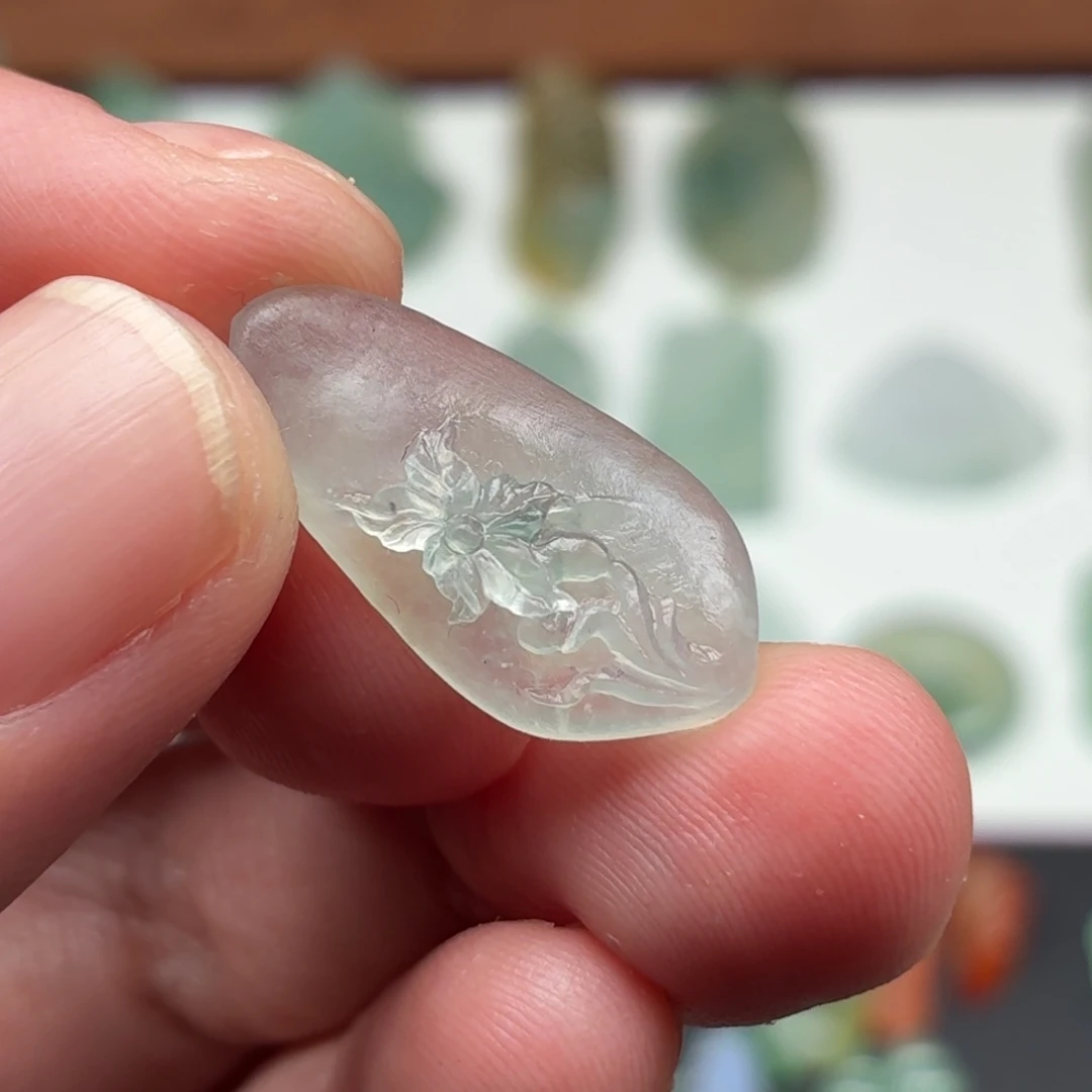 爱***子定制翡翠未镶嵌玉兰花