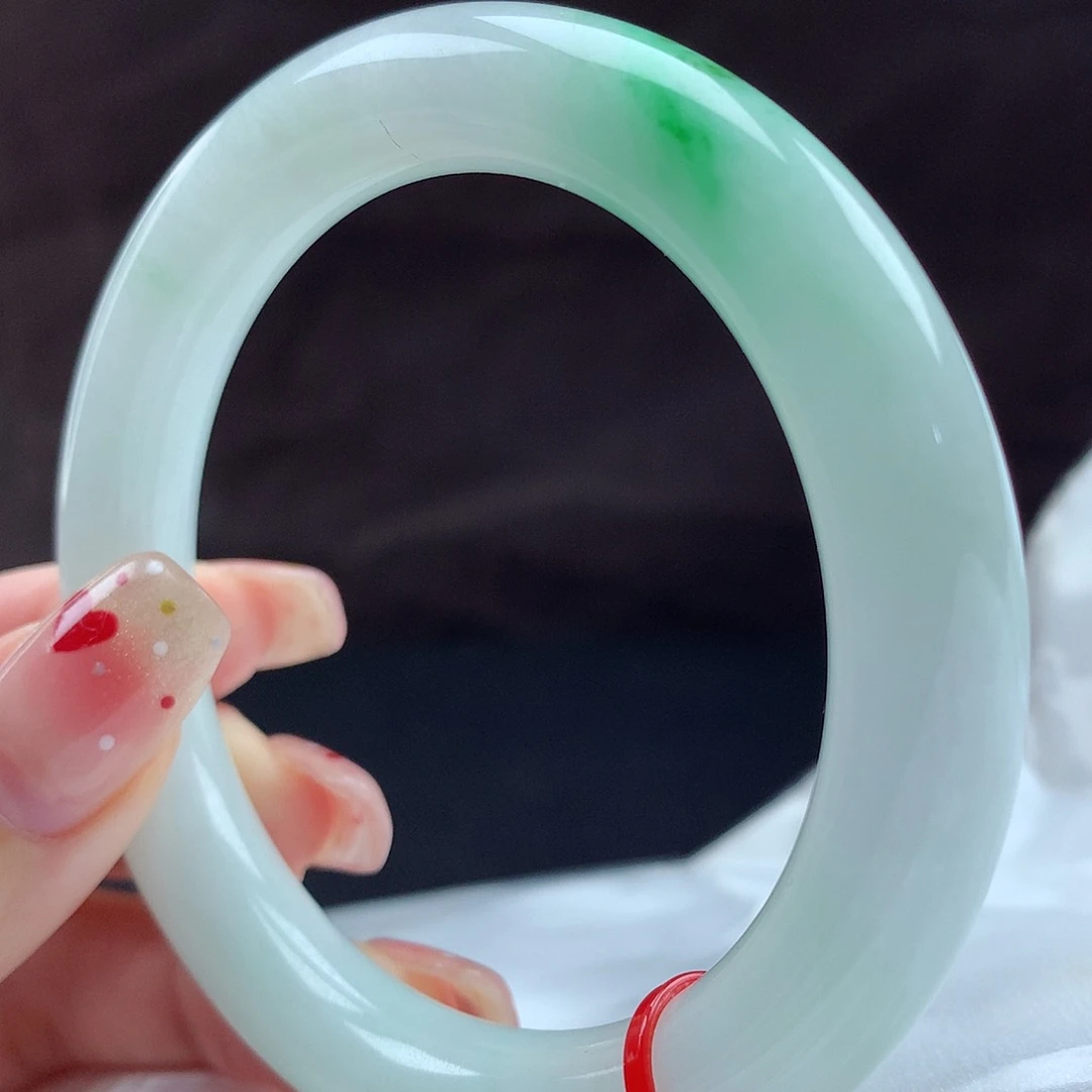 翡翠手镯未镶嵌23121，