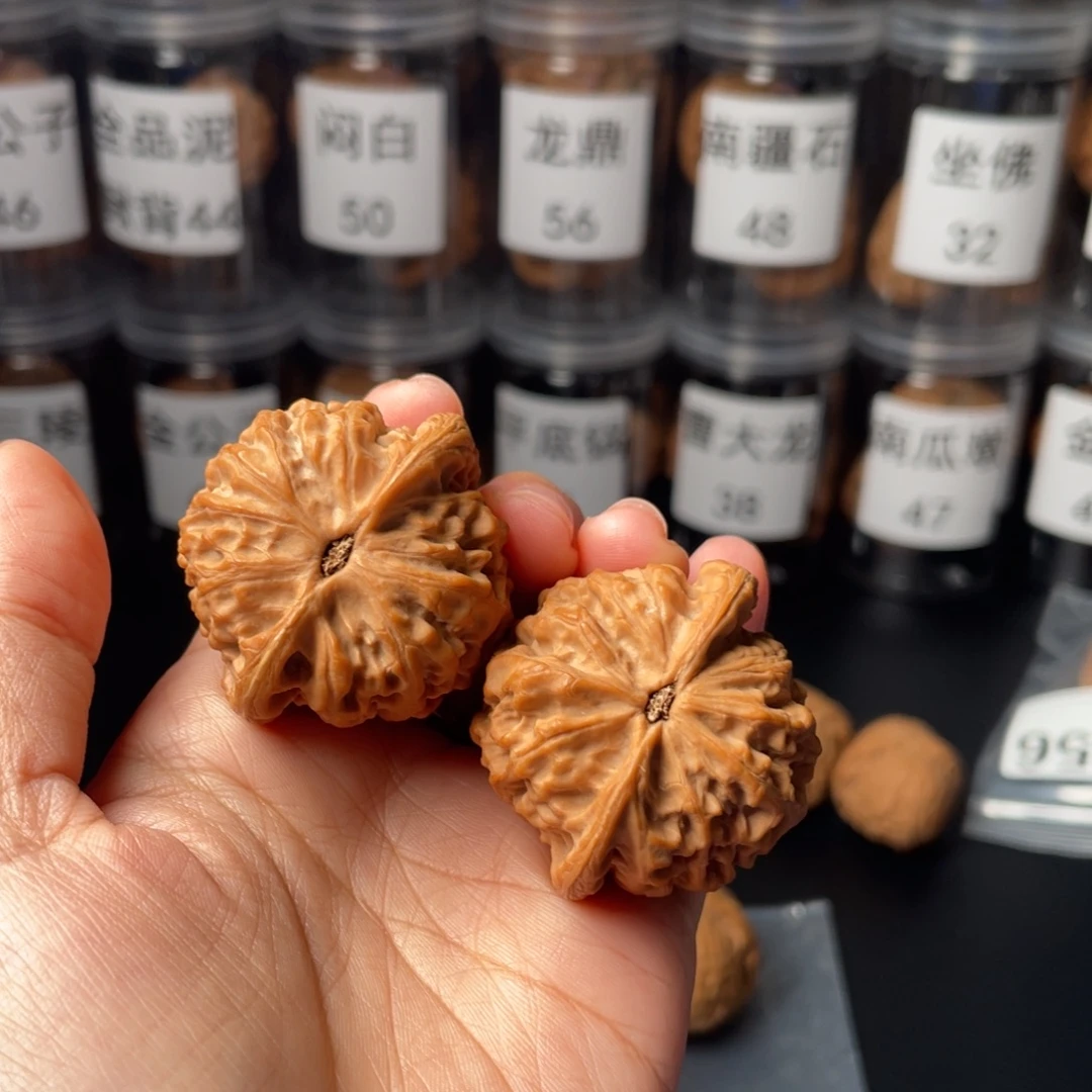 㽱***文玩核桃吊坠41金牛