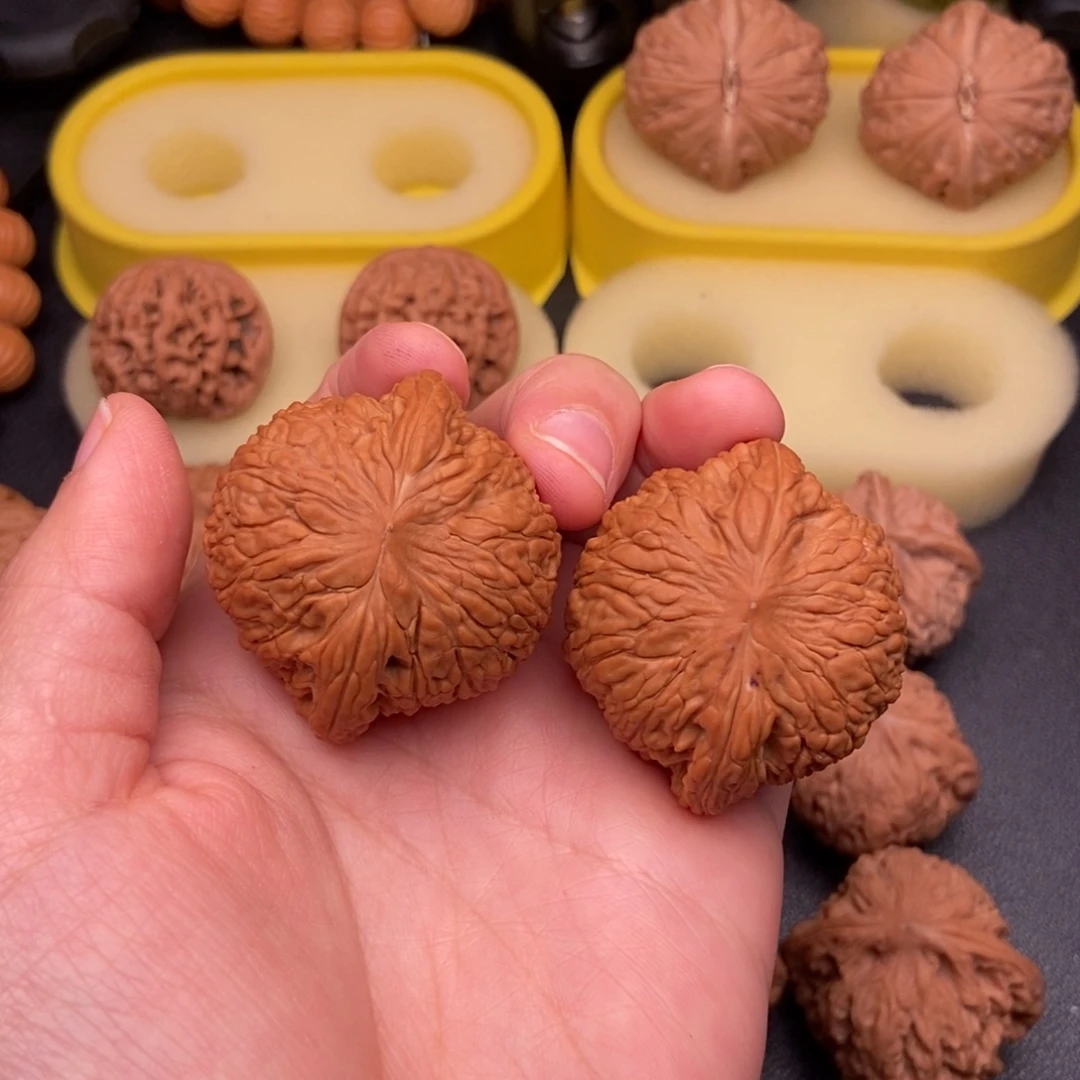 把件桃核42红皮绣球