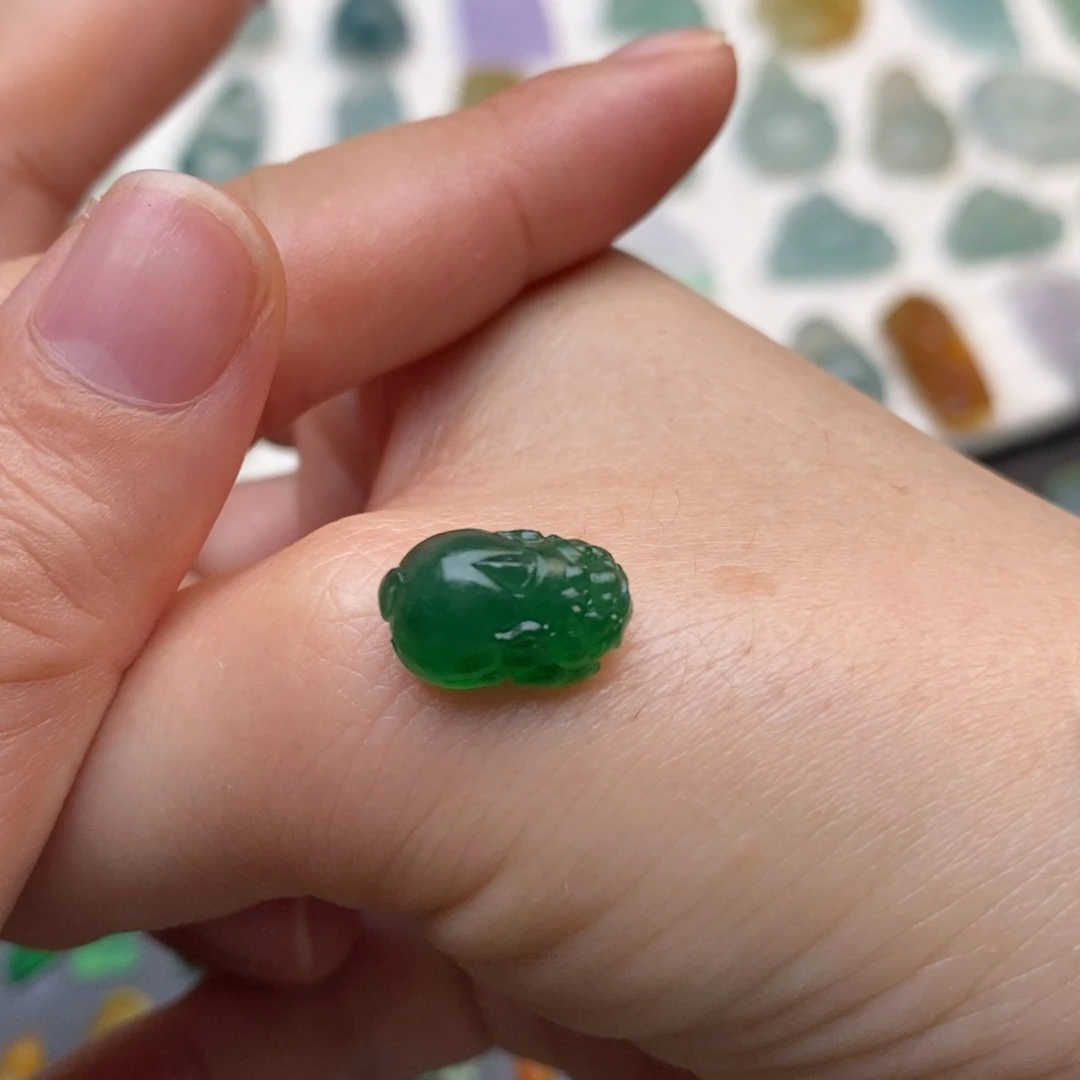 定制翡翠未镶嵌貔貅