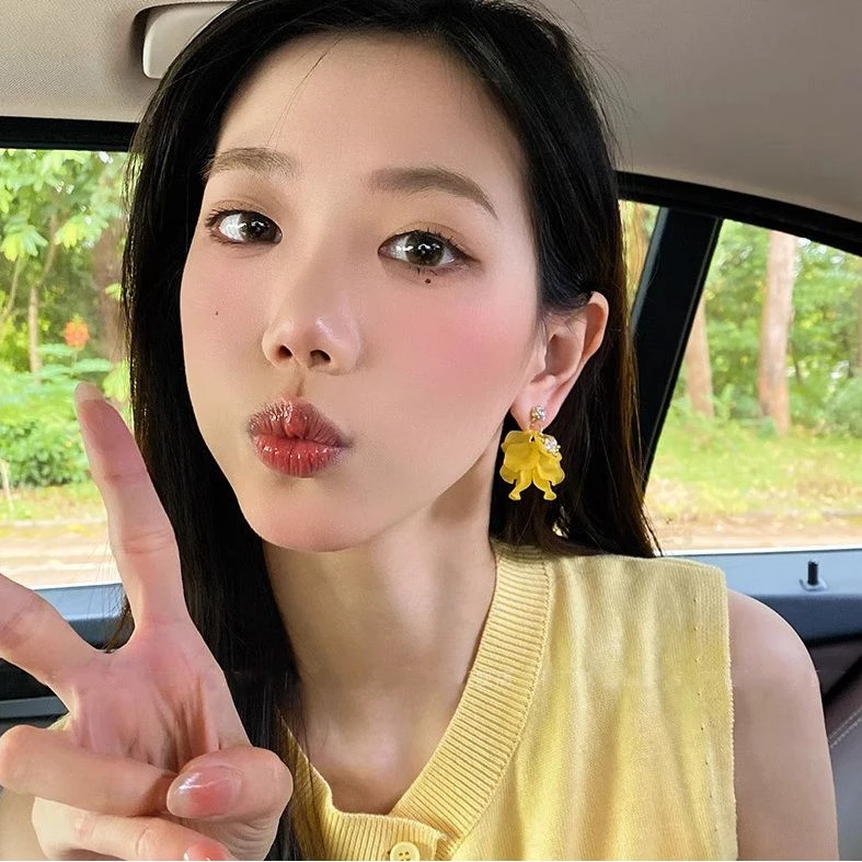 黄色花瓣耳环女森系复古夸张设计感耳饰2025新款优雅气质耳坠