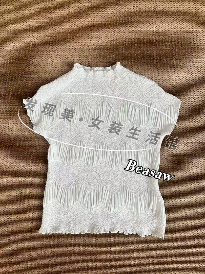 发现美夏季新款纯色简约舒适圆领短袖褶皱气质显瘦打底