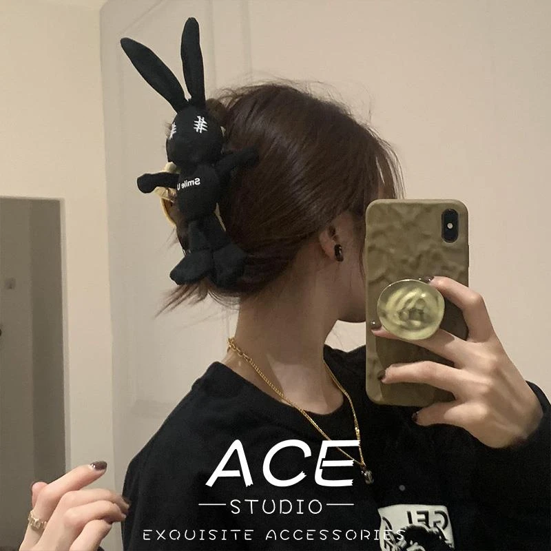 黑色兔子玩偶抓夹小众设计感卡通笑脸发夹后脑勺大号