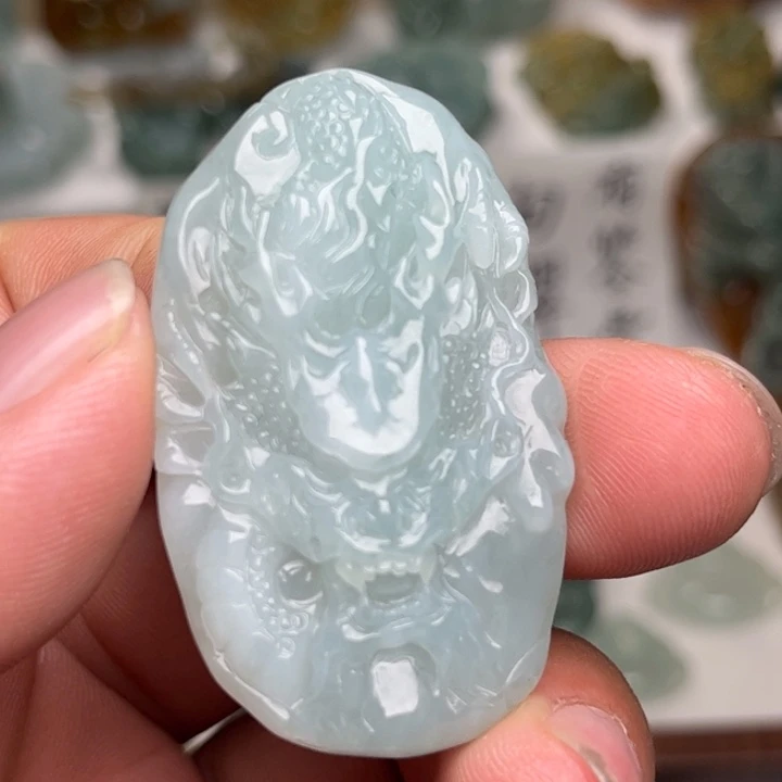 颈饰未镶嵌翡翠龙