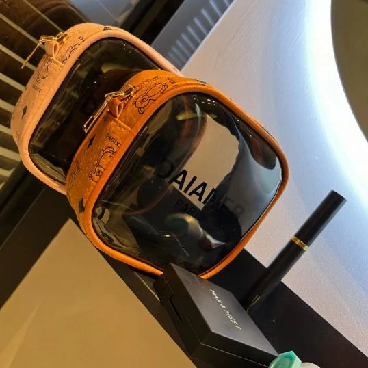 小巧便携多功能透明口红化妆包时尚设计精致女士旅行装Z