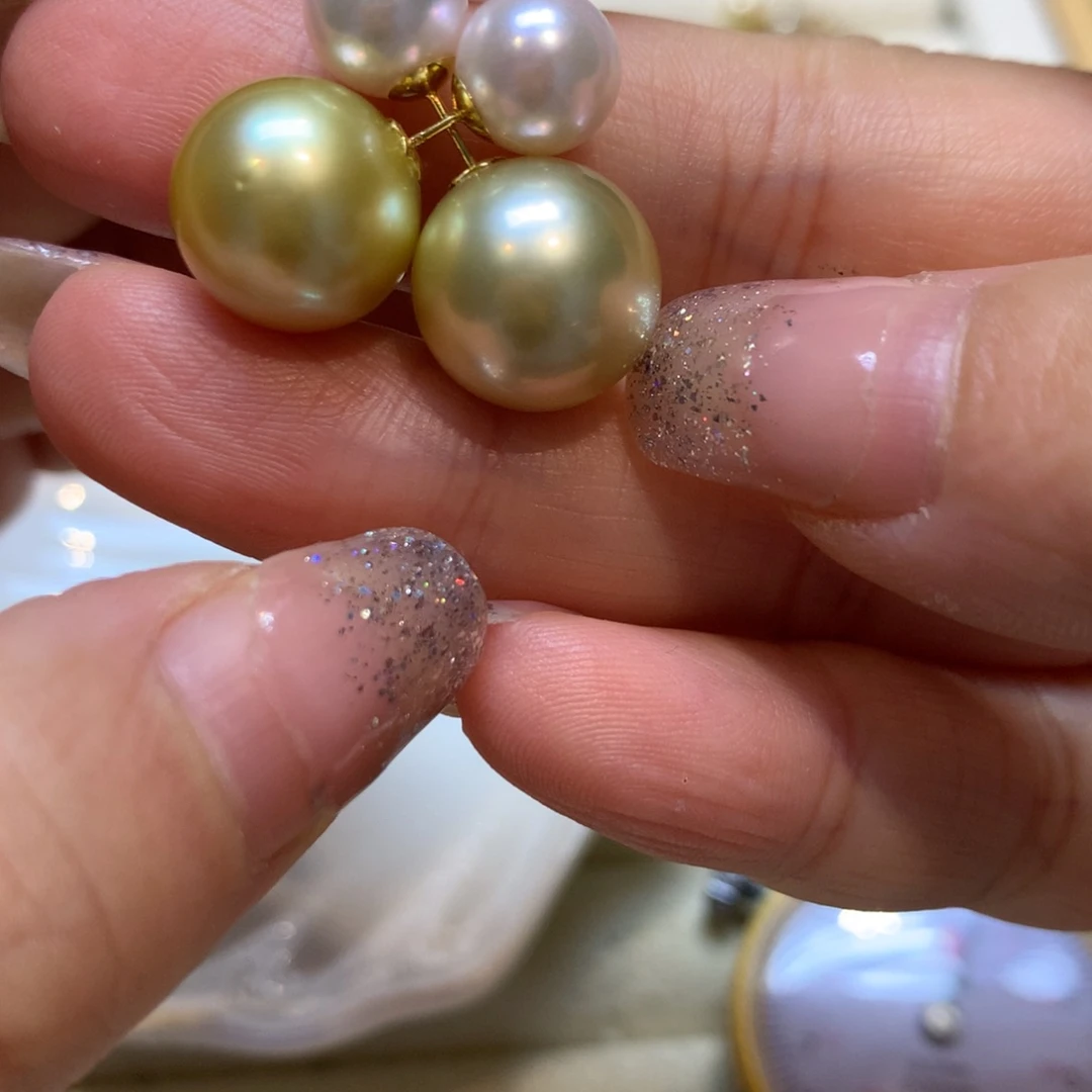 18K金镶嵌海水珍珠耳饰