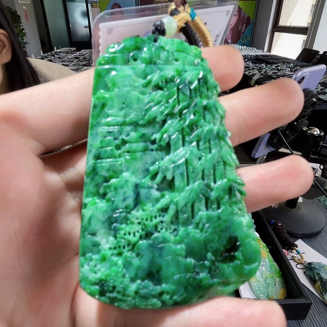 颈饰未镶嵌翡翠一