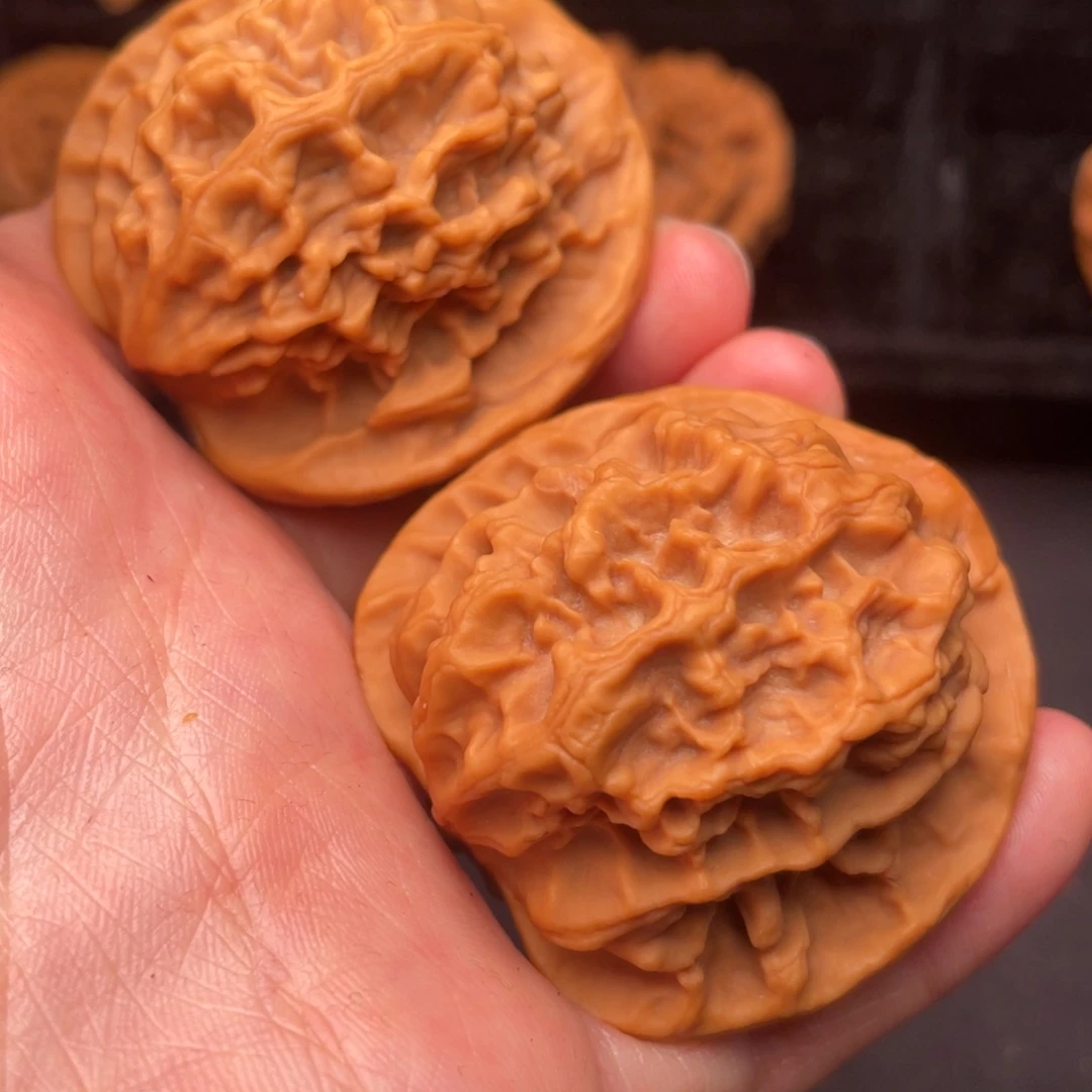 文玩核桃吊坠秦岭野生文玩核桃