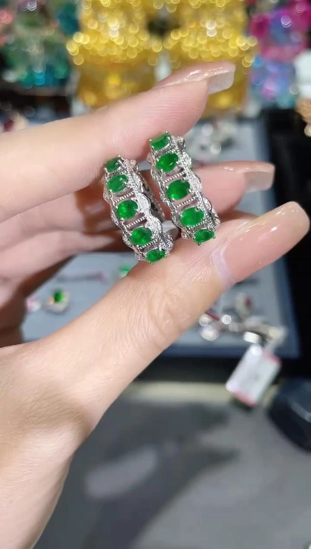 18K金镶嵌天然祖母绿戒指排戒 多样性发其一