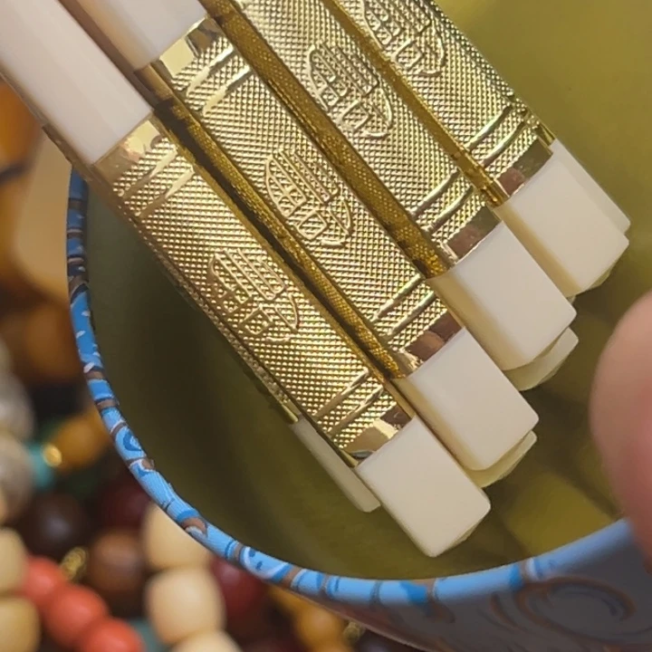 塑料拈****林哈哈哈666666