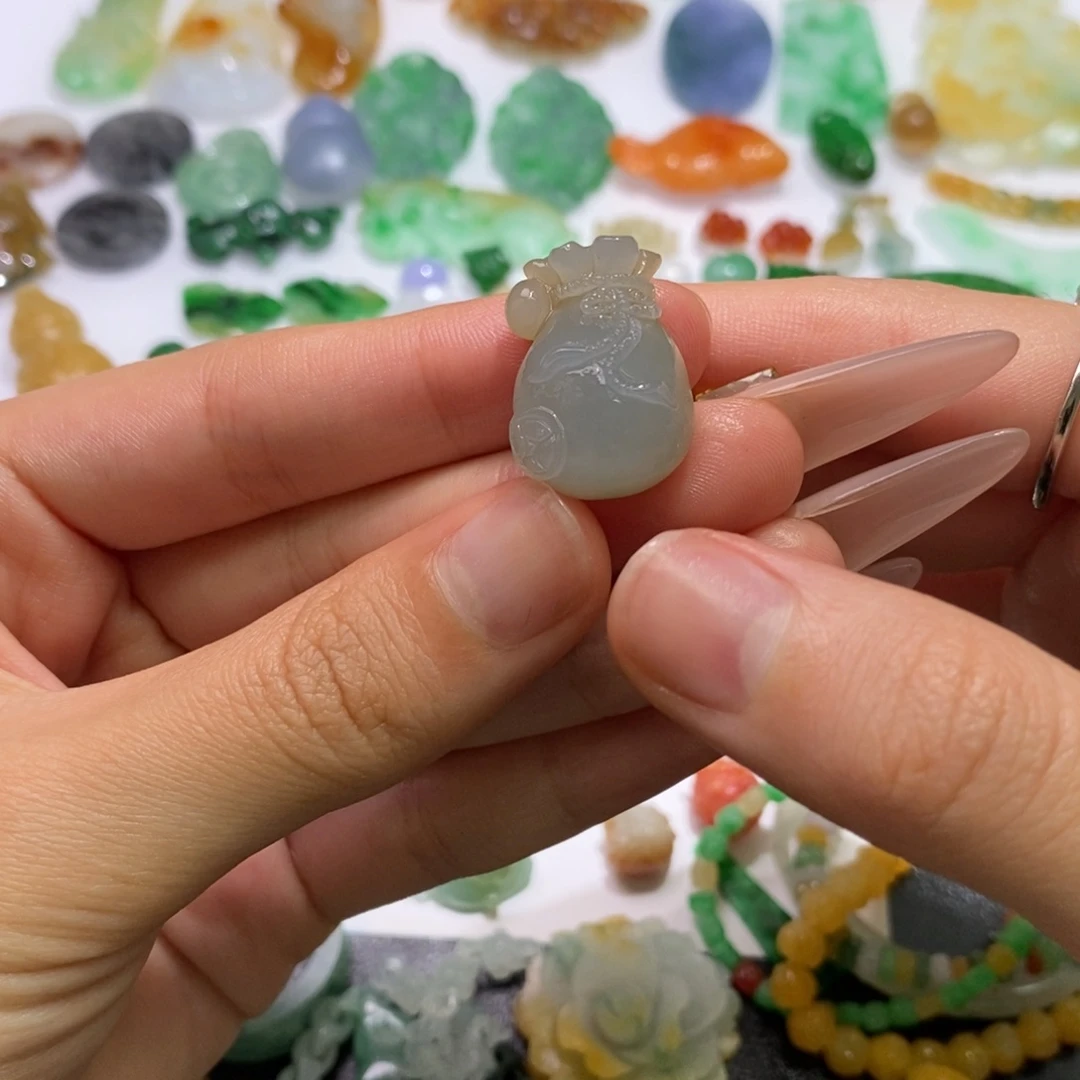 定制翡翠未镶嵌吊坠