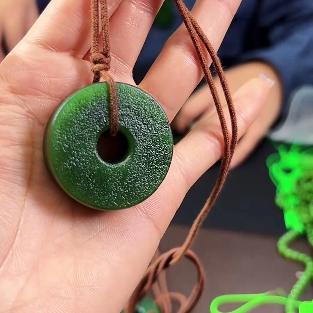 和田玉（碧玉）未镶嵌颈饰