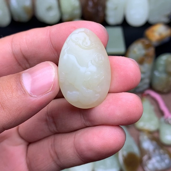 和田玉（糖玉）未镶嵌颈饰