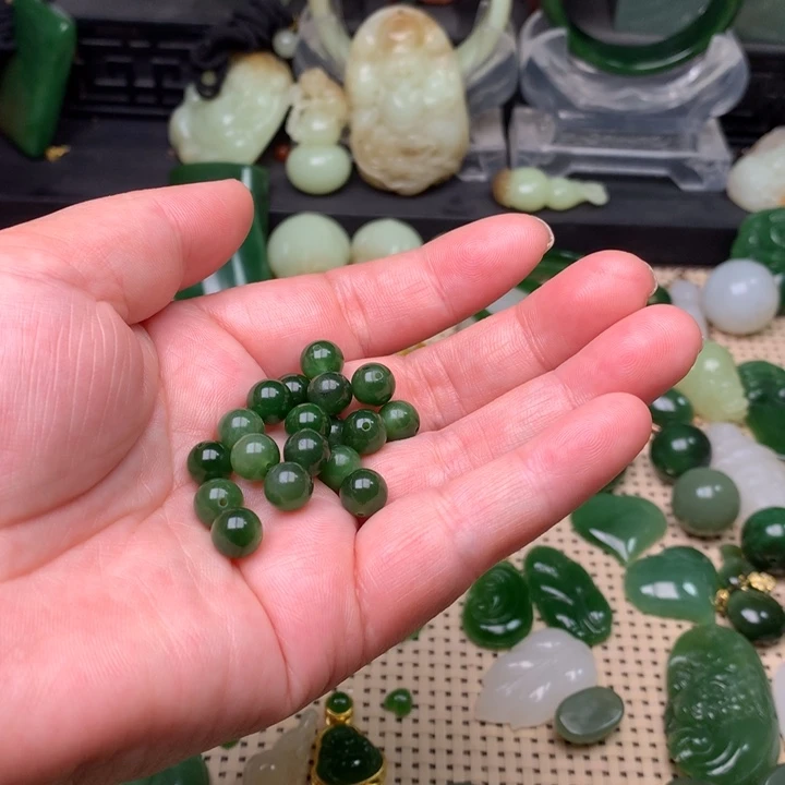 和田玉颈饰未镶嵌小****市