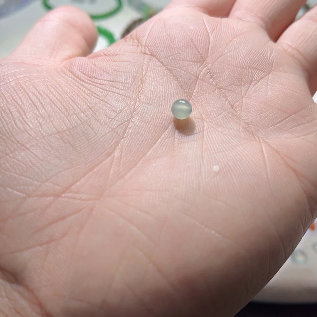 散珠翡翠裸石5.7mm