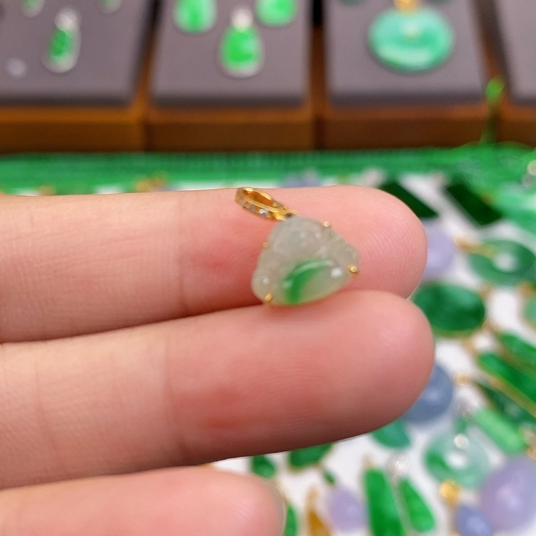 吊坠(不含链)未镶嵌翡翠