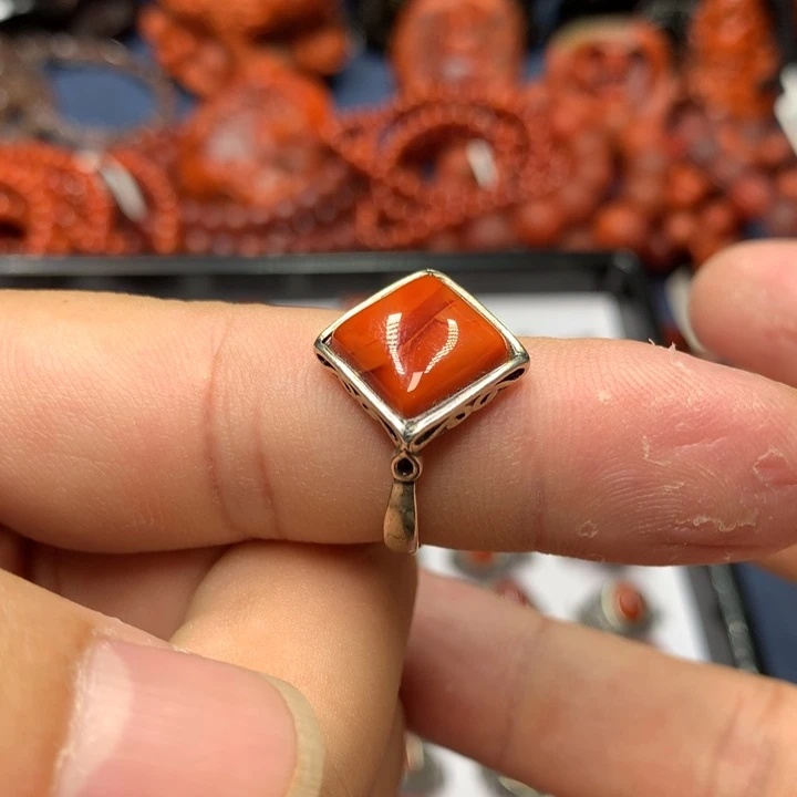 银S925镶嵌戒指南红玛瑙