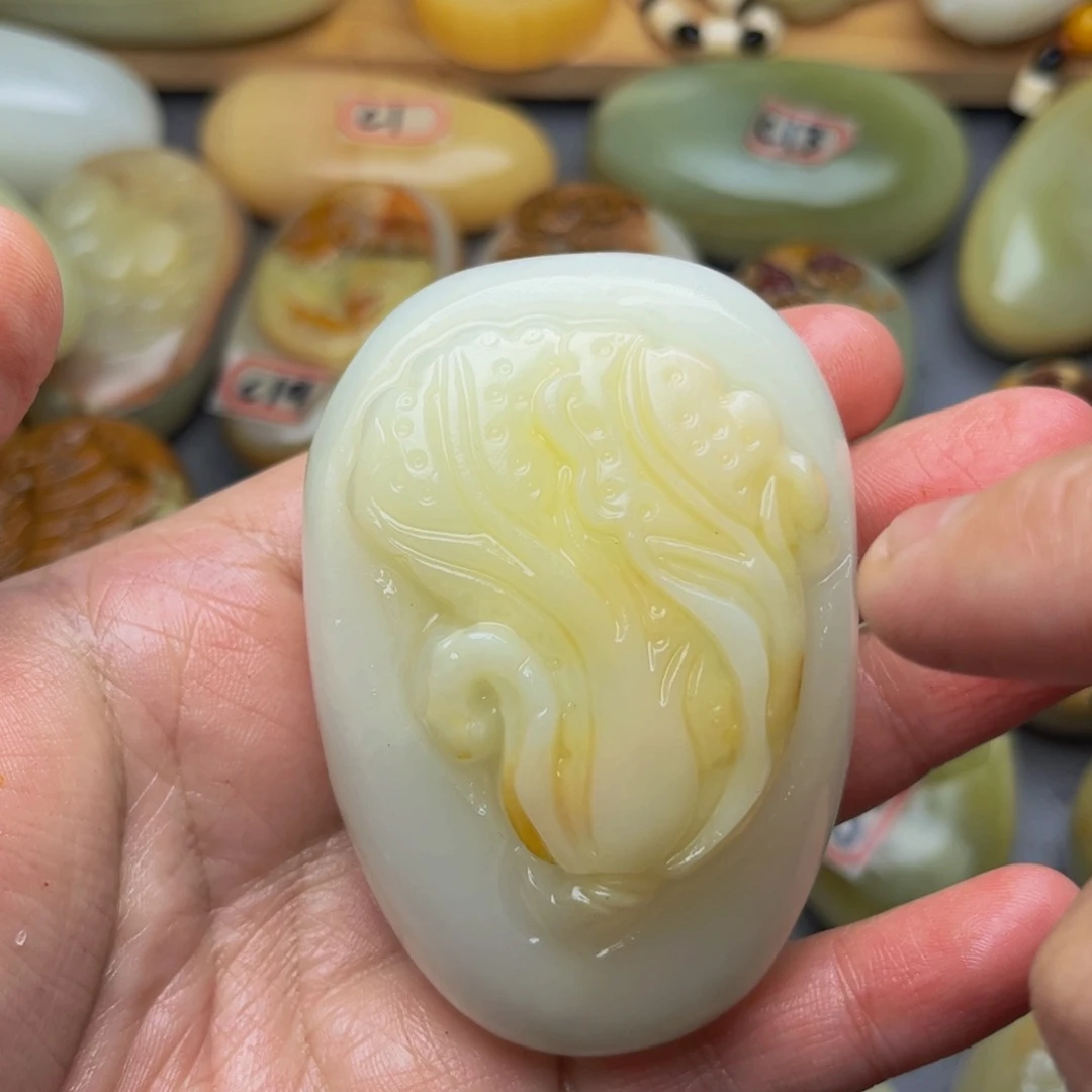 石材方解石手把件白菜