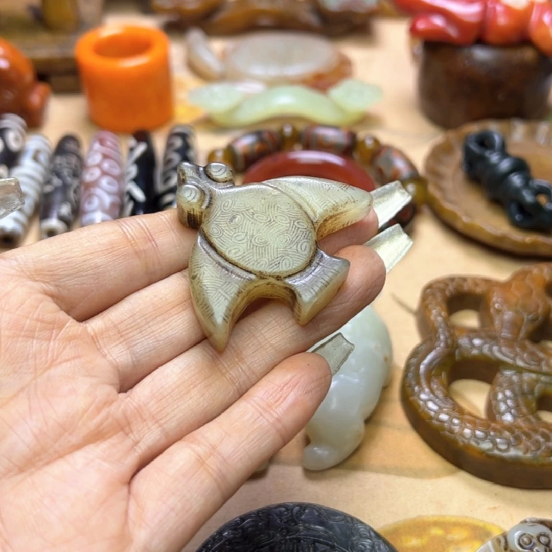 【闪购商品】蛇纹石玉颈饰未镶嵌