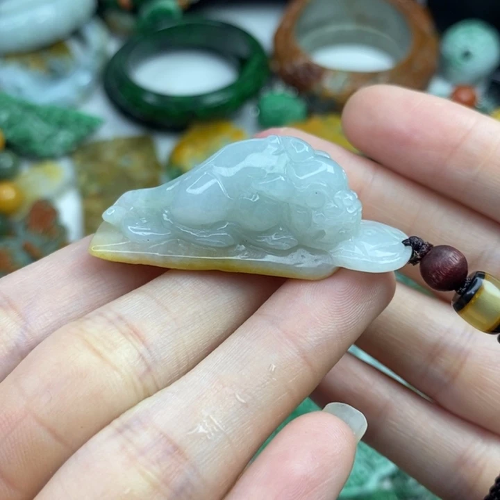 颈饰未镶嵌翡翠吊坠