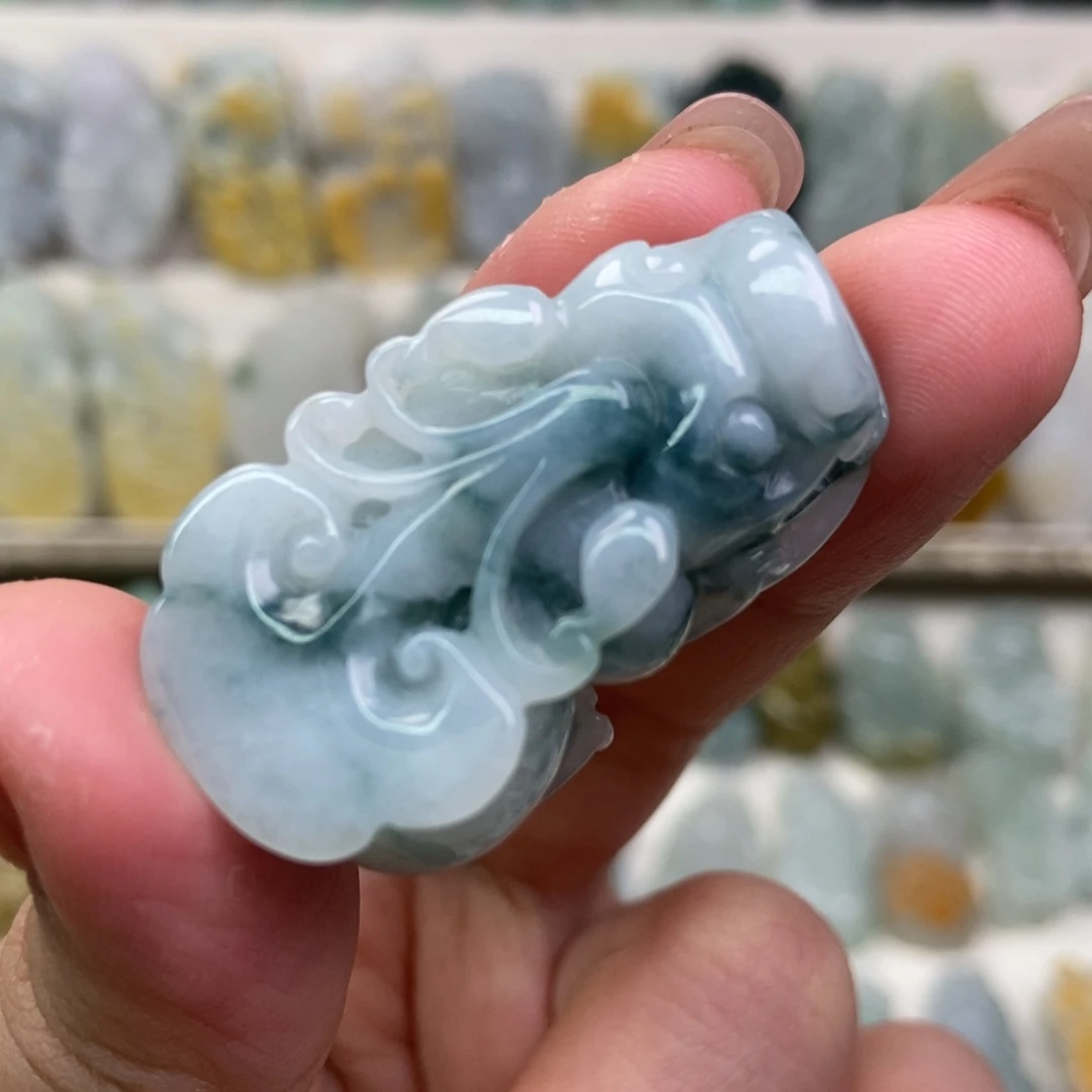 翡翠吊坠(赠链)未镶嵌