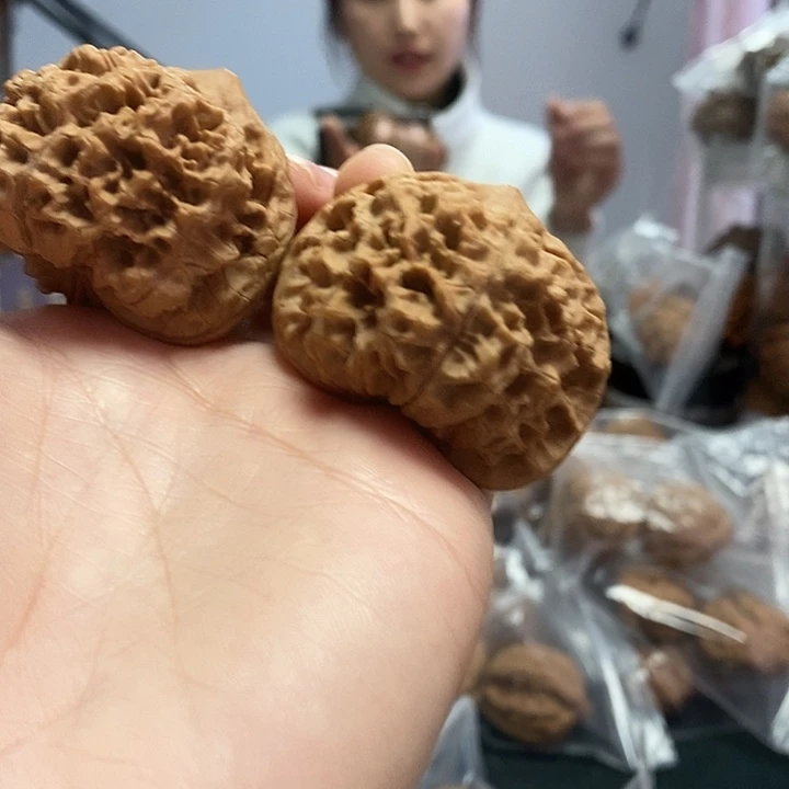 文玩核桃把件46官帽老树
