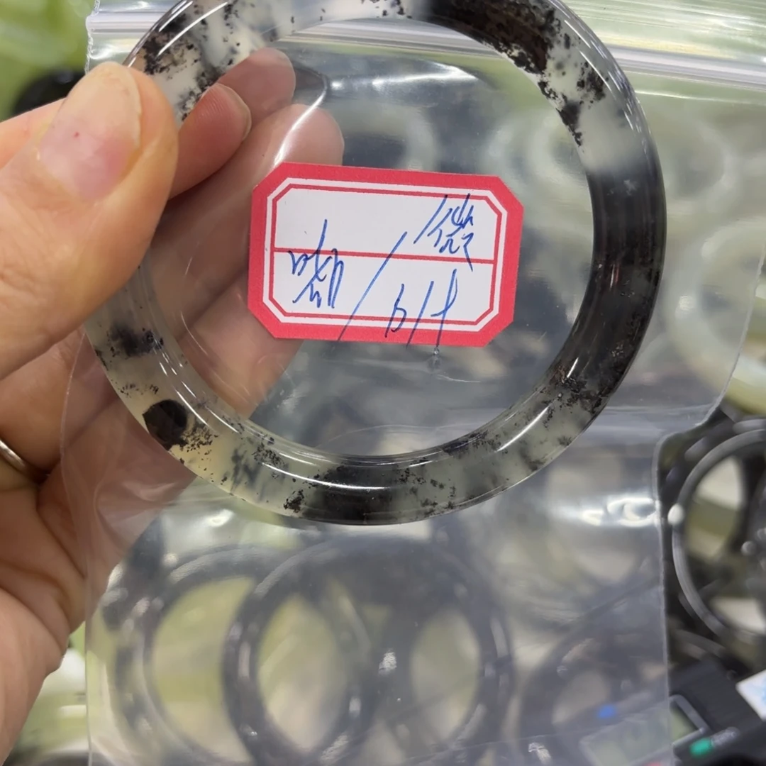 蛇纹石玉手镯未镶嵌A****嘟