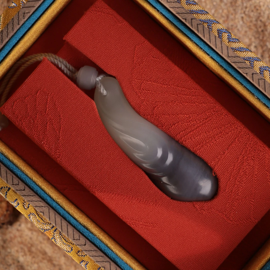 ZT3091二十世纪和田玉吊坠