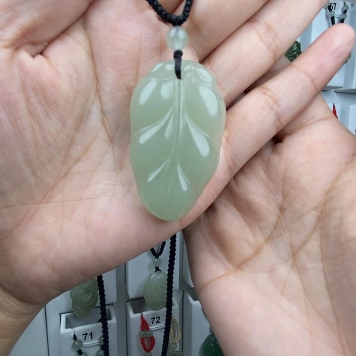 心***犀颈饰未镶嵌石英质玉