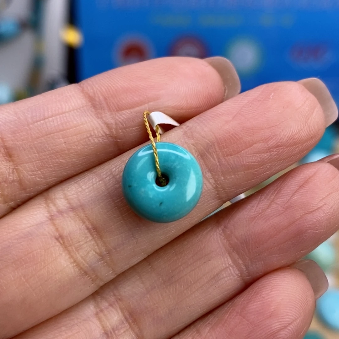 绿松石未镶嵌珠宝奇石10.7×5.1