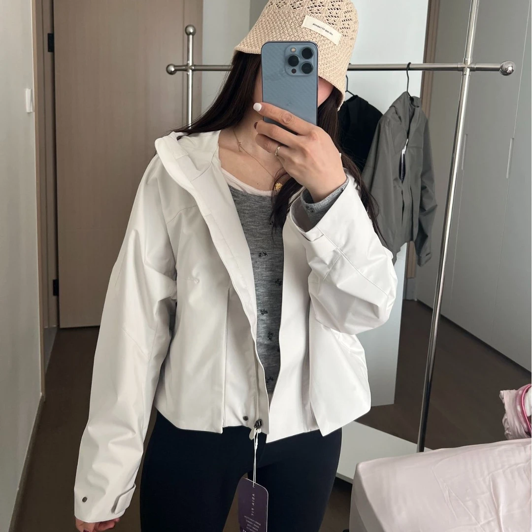 25秋冬露露款冲锋衣雨衣户外防风防透短款连帽外