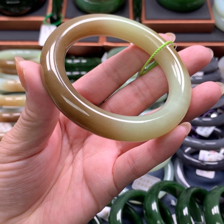 【闪购商品】未镶嵌手镯和田玉