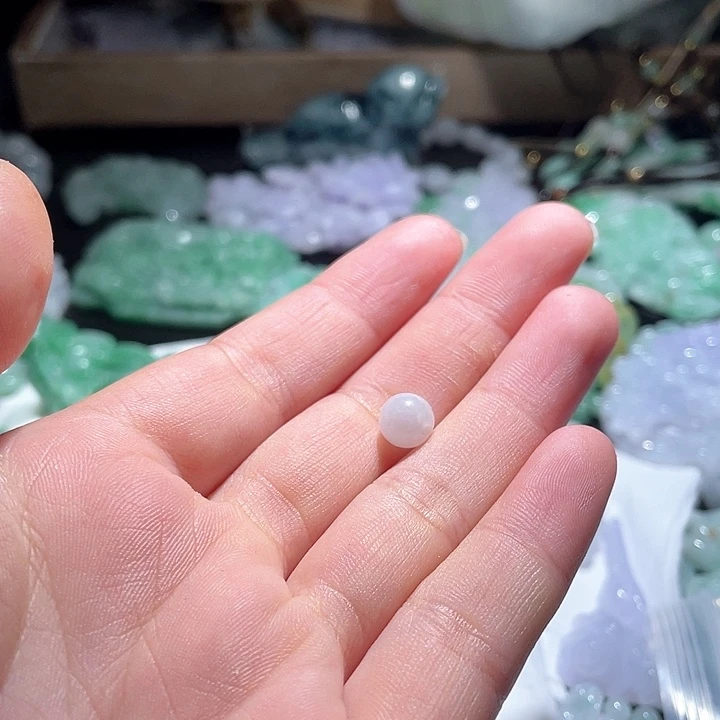 翡翠未镶嵌颈饰月**?天然