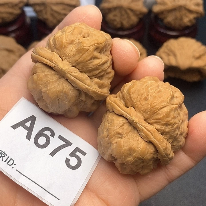 核桃蛙蛙3.8，肚子4.2，微黄