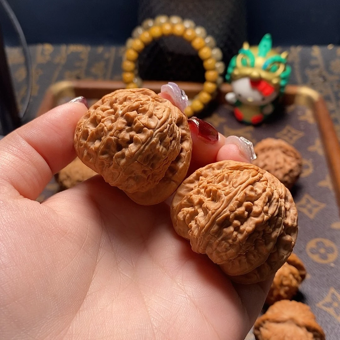 桃核把件全品42白狮子