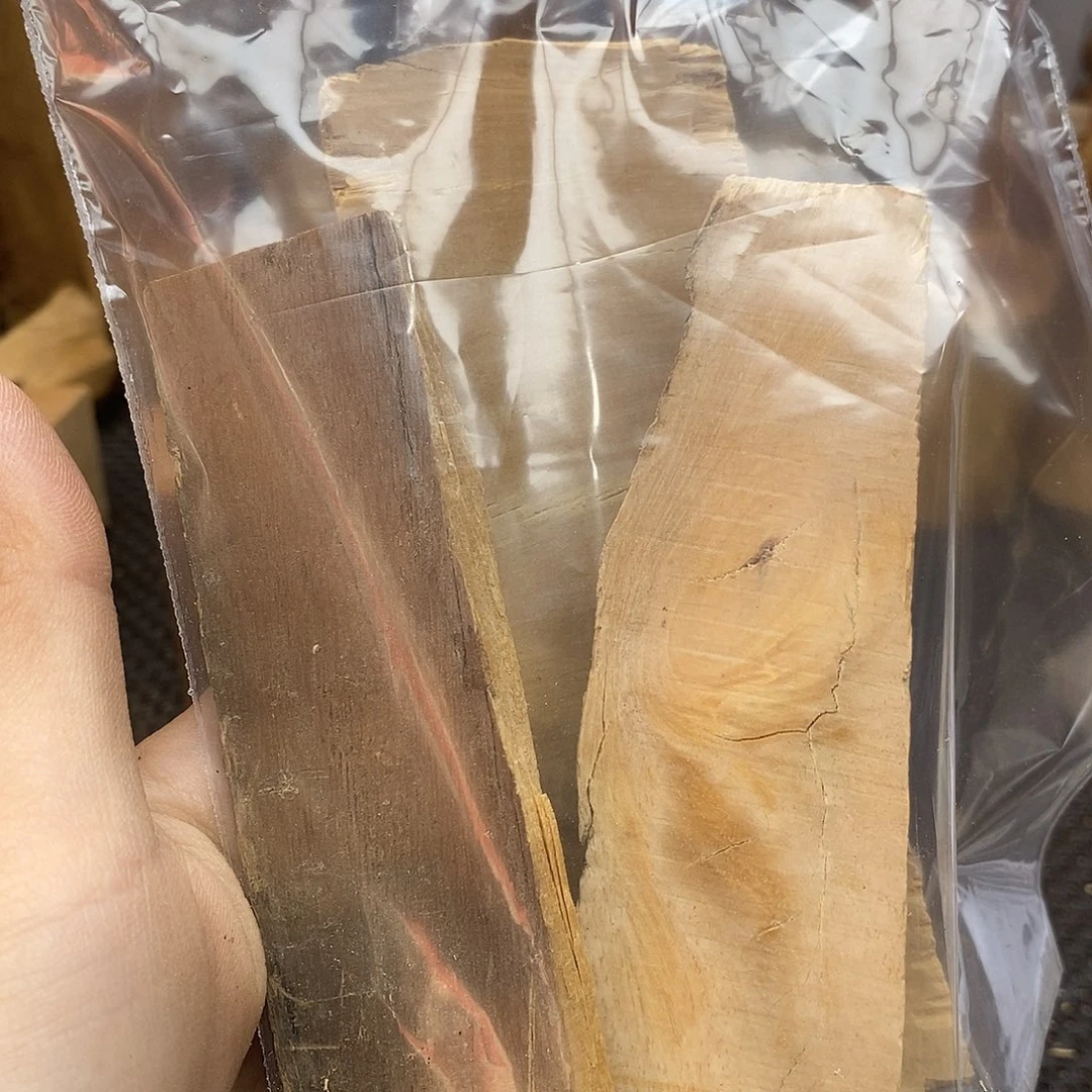 木懂**懂老山檀香偏区玉化3个遐思