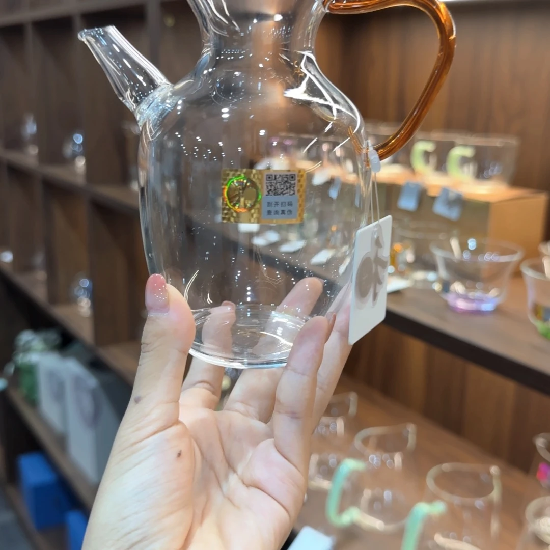 禾器昭然琥珀色。。。