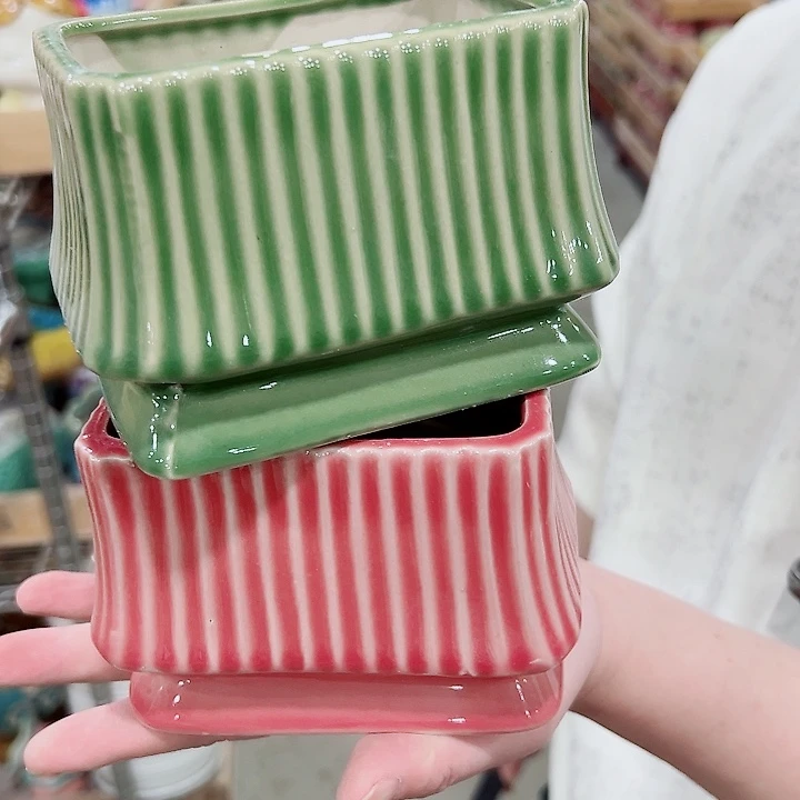 有孔.凑满10元发货多肉陶瓷花盆！