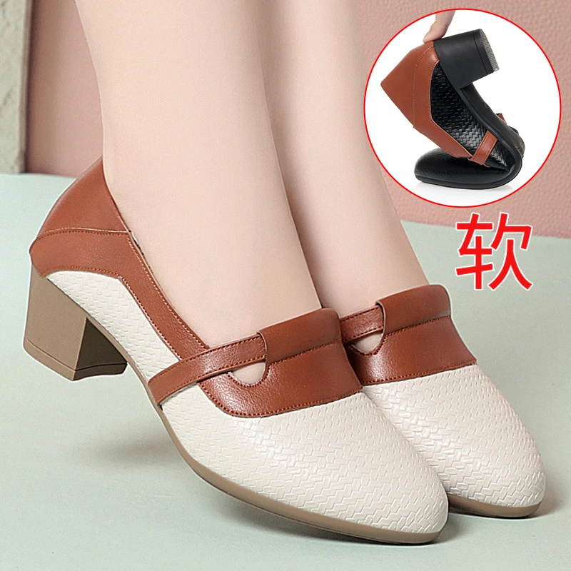 妈妈鞋软底女鞋2025年春夏新款时尚百搭小皮鞋真皮拼色女士皮鞋子