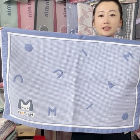 棉特价蓝色字母小狗