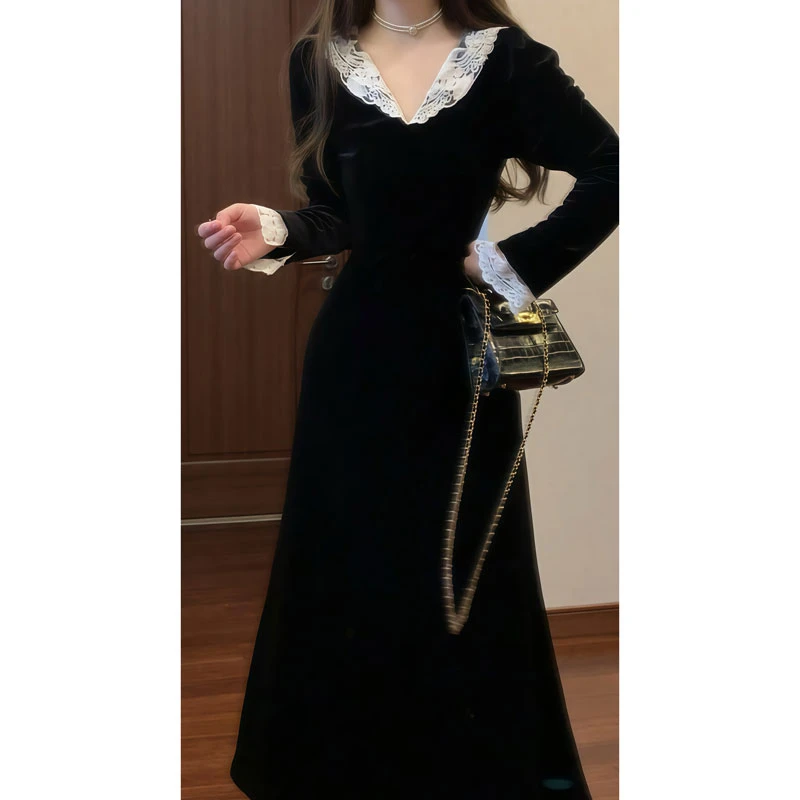 赫本风高级感时尚气质黑色收腰修身长裙小众不撞款连衣裙2025秋季