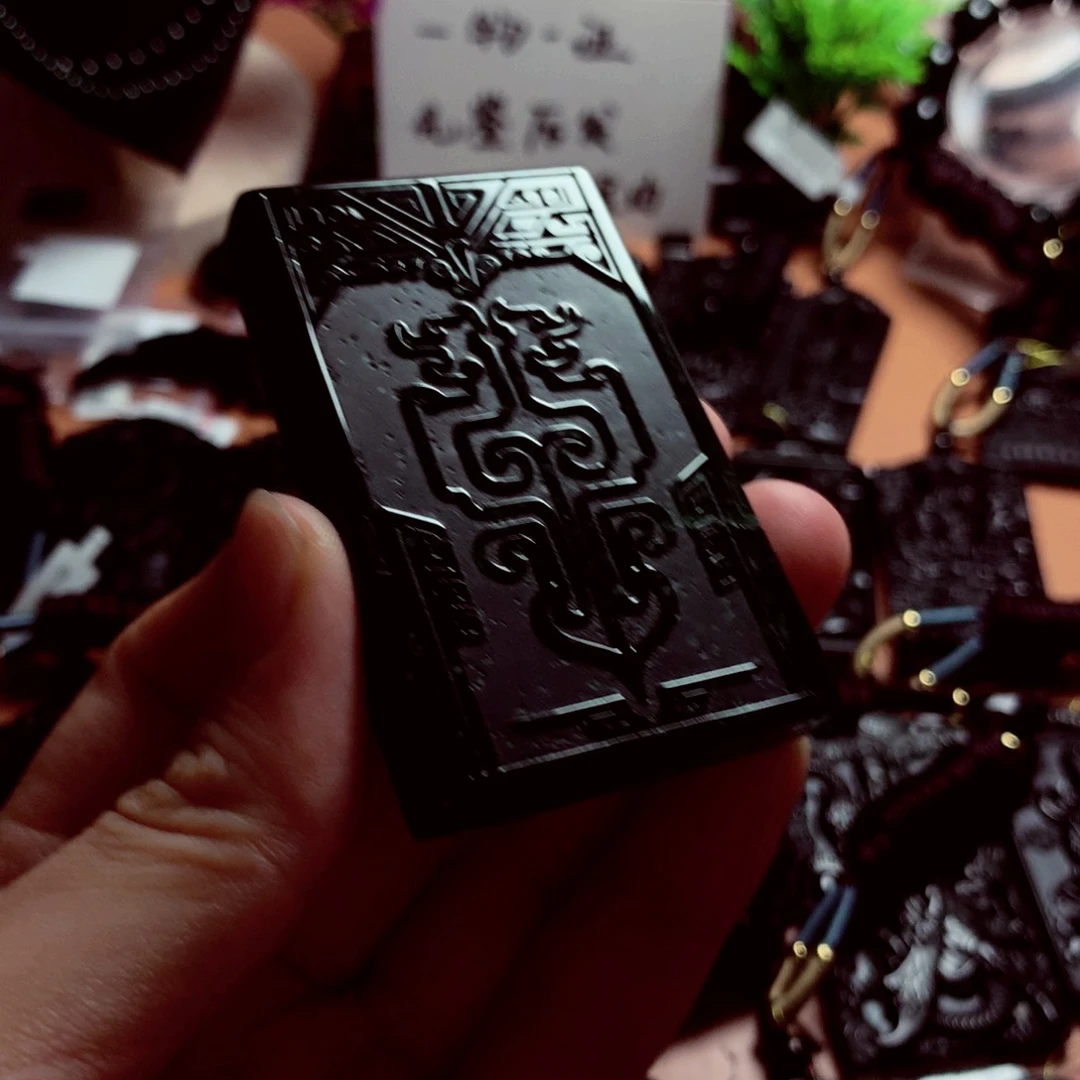 翡翠未镶嵌颈饰梦***年111