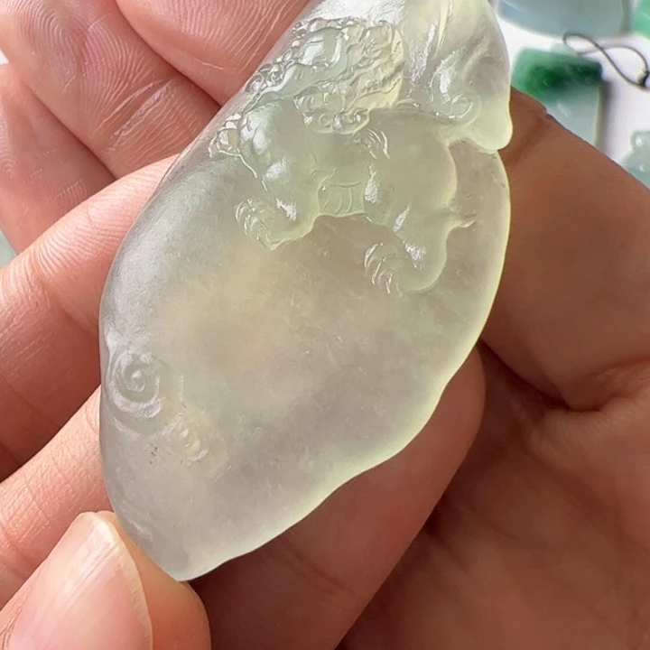 定制翡翠未镶嵌С***?自然光