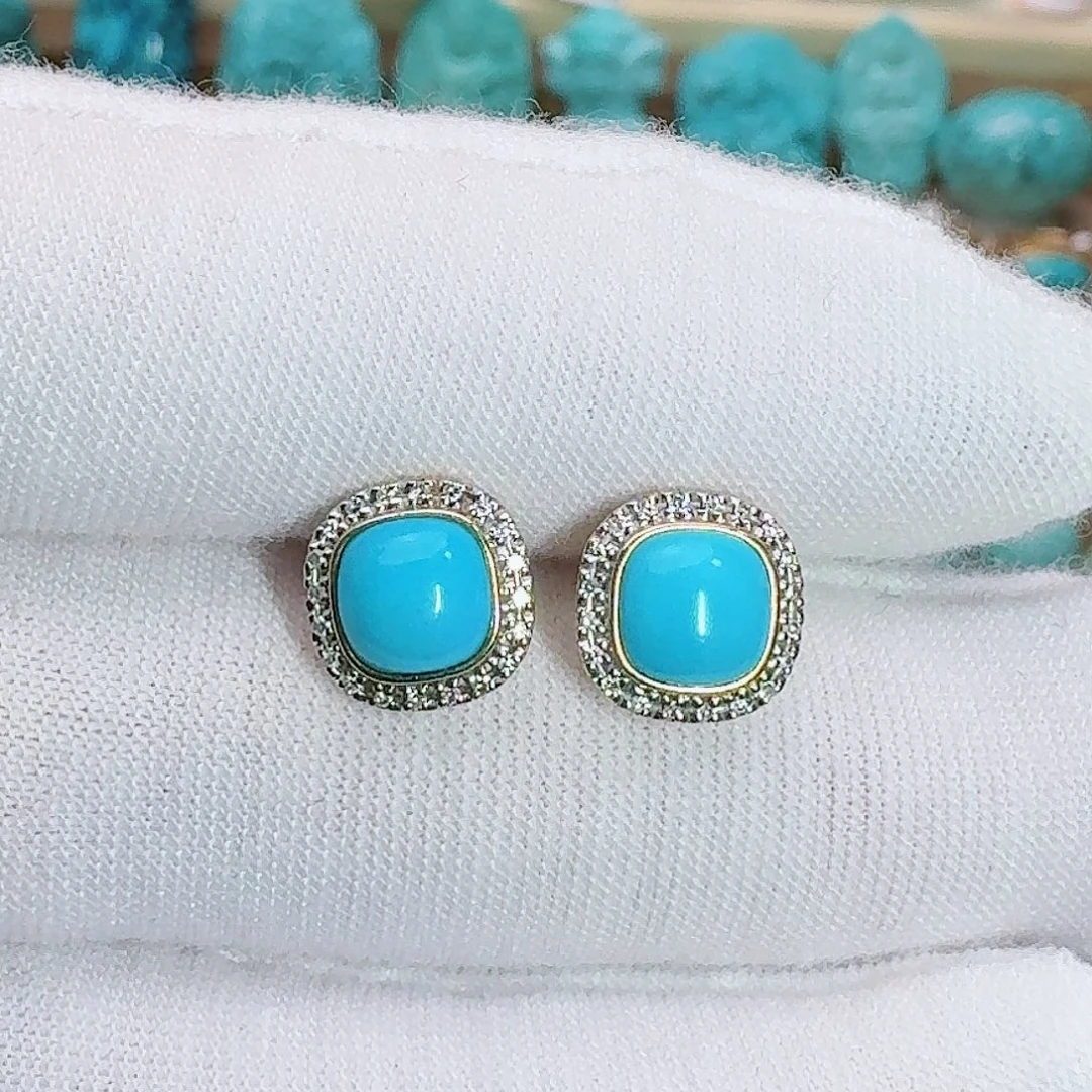 绿松石18K金镶嵌珠宝奇石饱满高瓷蓝方糖耳钉