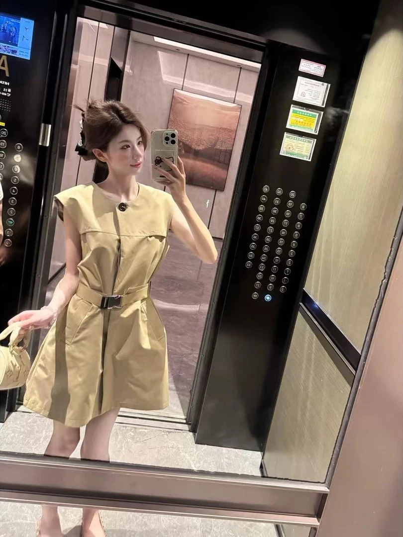 2025夏季新款休闲时尚翻领无618袖收腰连衣裙女