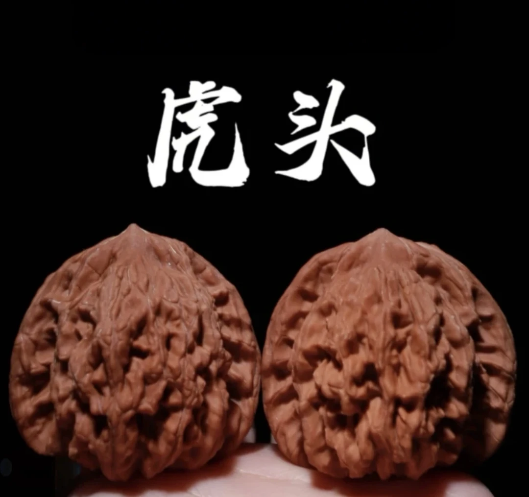 精品文玩核桃四座楼狮子头麒麟纹官帽手把件