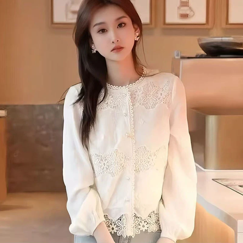 春季新中式女装优雅花朵蕾丝甜美珍珠扣花边长袖上衣