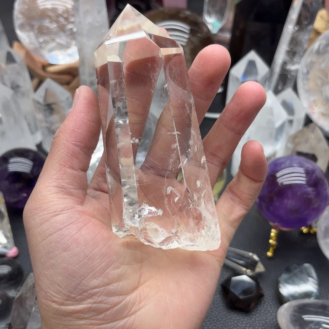 水晶摆件未镶嵌自**光